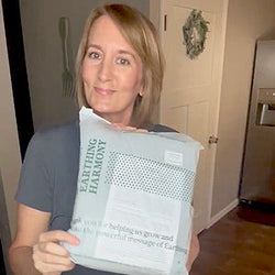 Review_Sara.jpg__PID:8b459a3f-7c83-4b81-a1f9-c924b6b9b8da